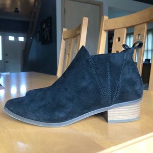American Eagle Suede booties